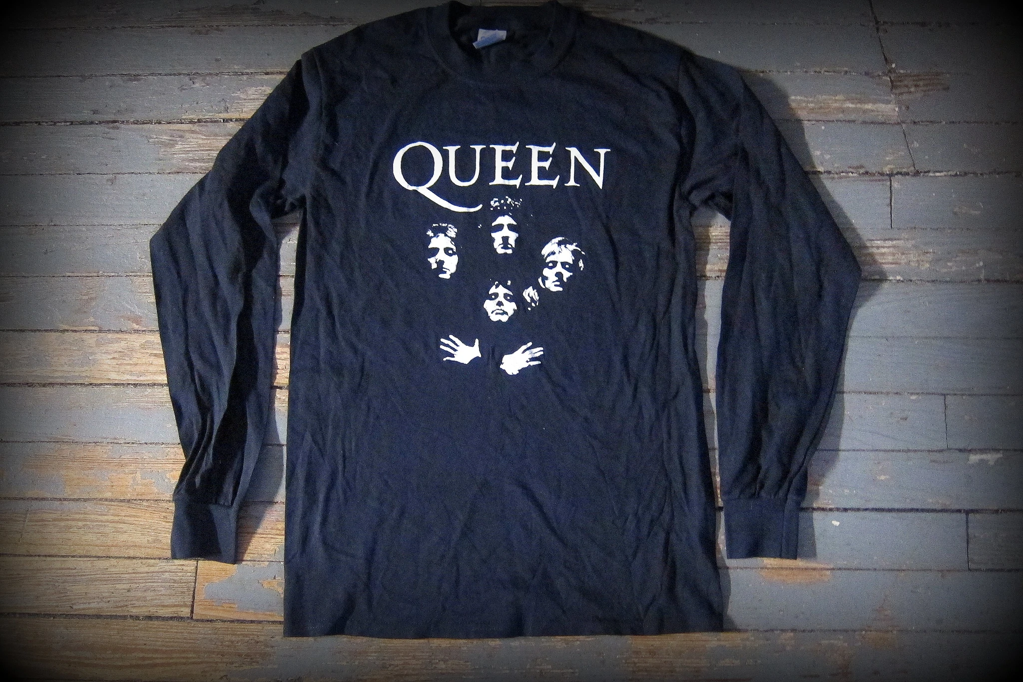 QUEEN - Long Sleeve T- Shirt